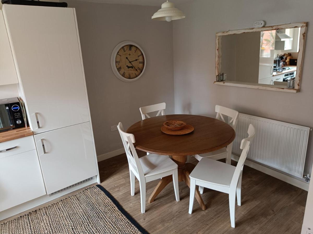 3 Bedroom Townhouse Near Bicester Village Exterior photo